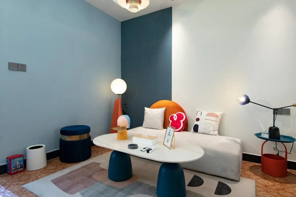 Locals Apartment House 40