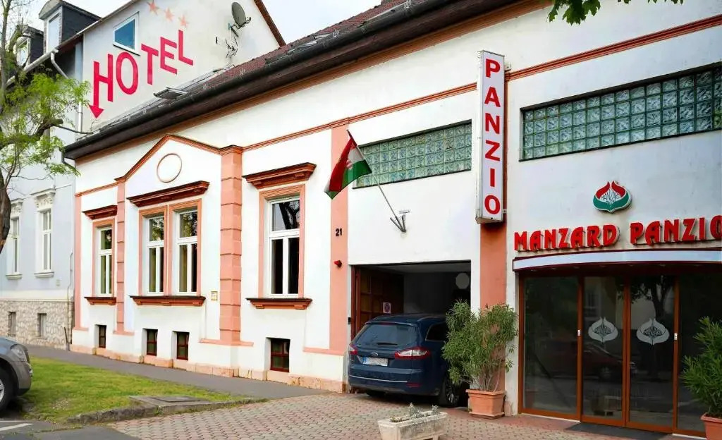 Hotel Manzard Panzio