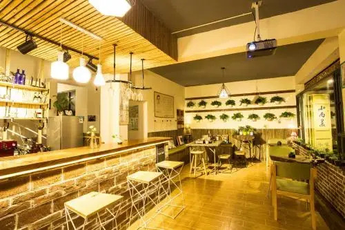 Xiaoermei cafe Hostel