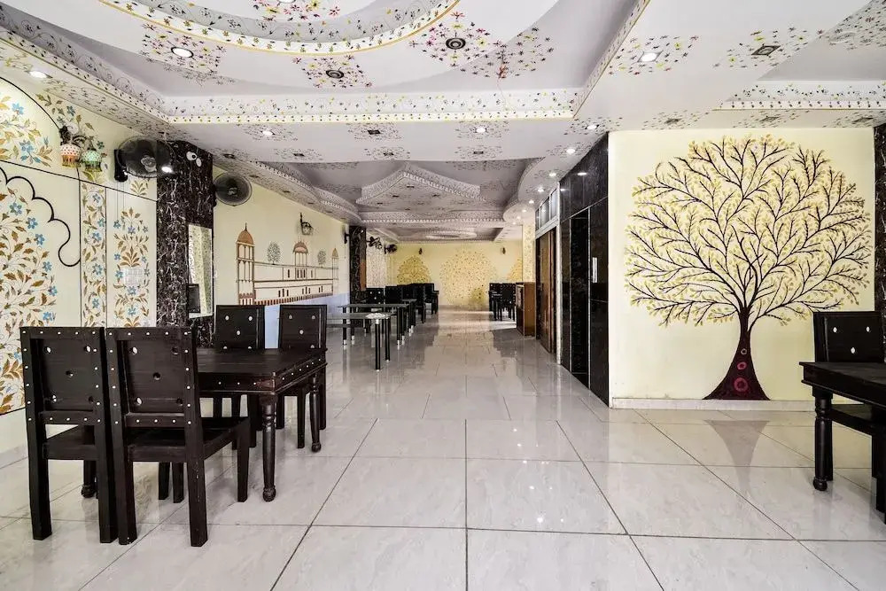 OYO 48665 Kesar Palace