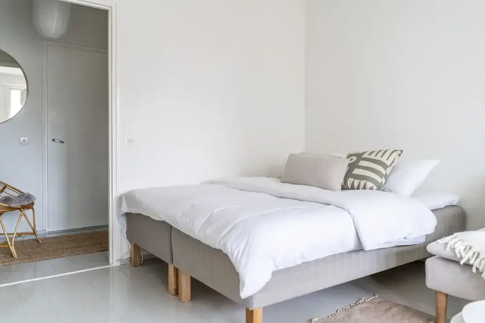 Upper floor studio with a balcony