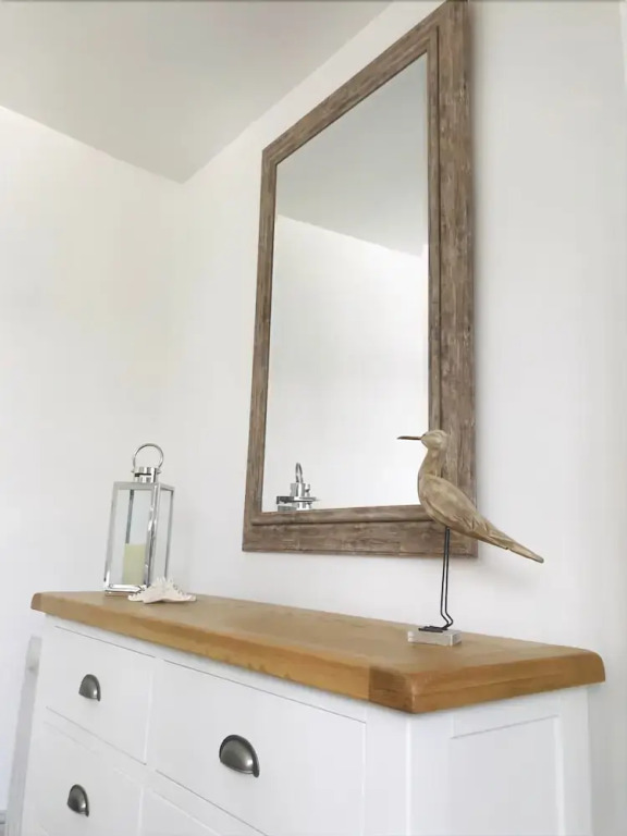 Air Sanitizers and Full Anti-Bacterial Cleaning Between Guests - Zoe's Place
