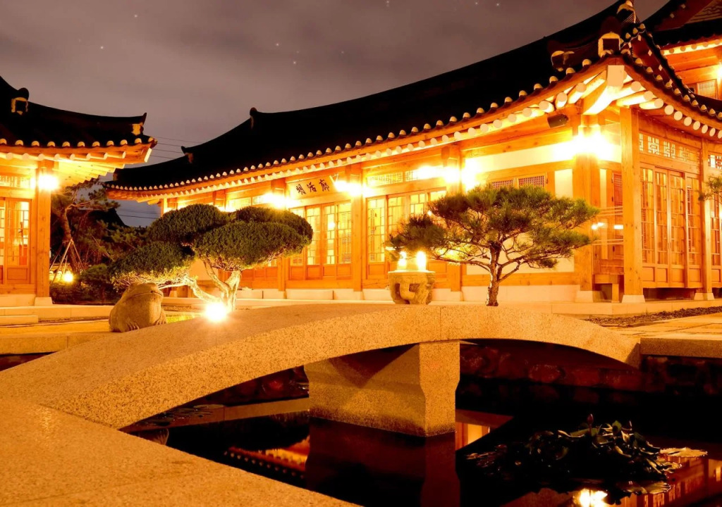 Hwangnamguan Hanok Village