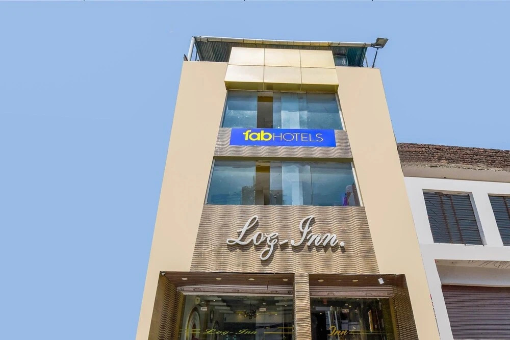 FabHotel Log Inn