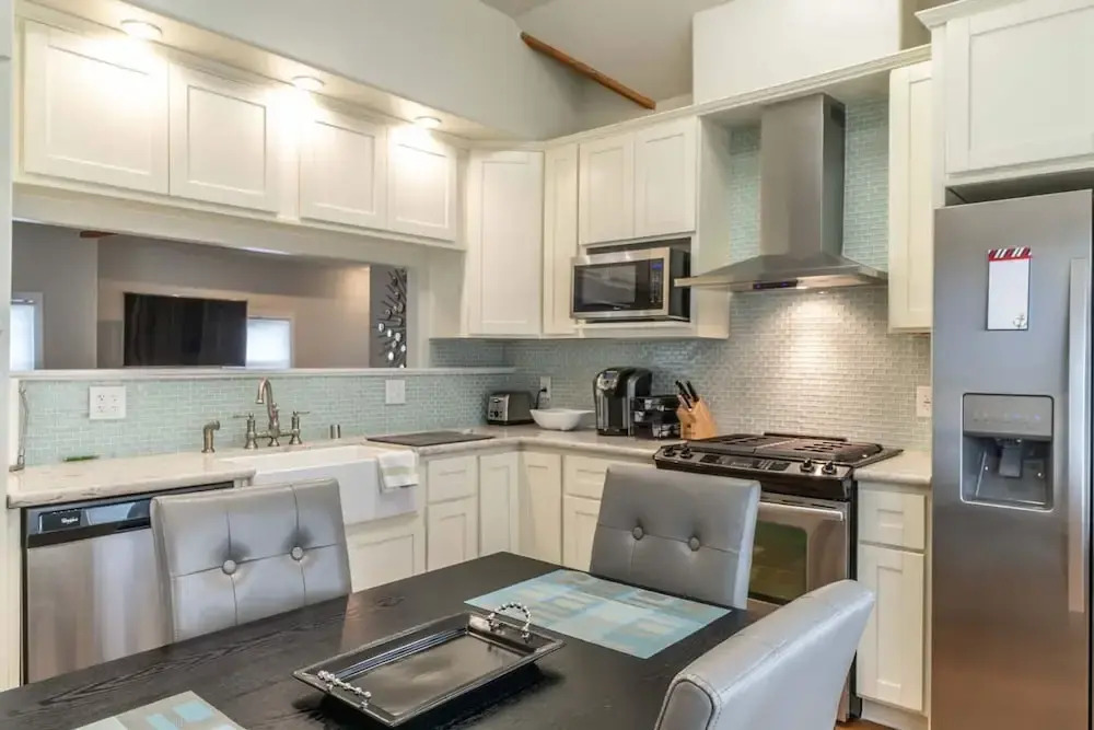 1890 s Modern Victorian in the Heart of Sacramento