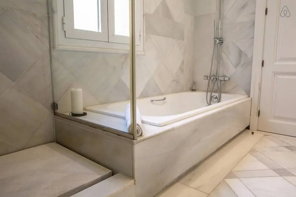 Beautiful 1 Bed Sleeps 6 W Terrace Heart of Madrid
