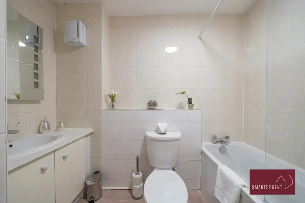 Maidenhead - 2 Bed & Parking