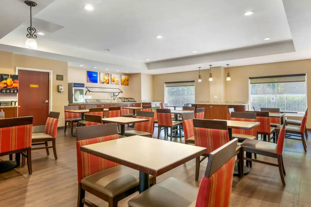 Comfort Inn International Dr.