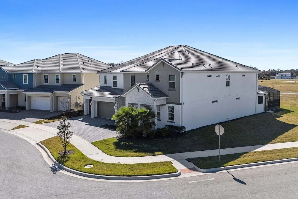 Resort-style Living w Private Pool & Amenities