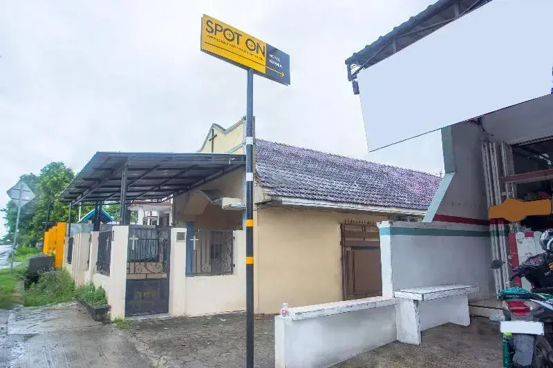 SPOT ON 3119 Hotel Kurnia