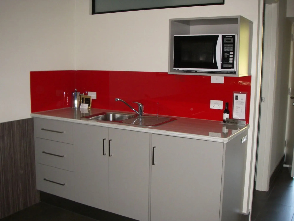 429 Apartments & Suites