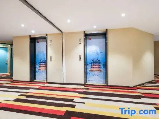 Yixiang Hotel (Wuhan Wansongyuan Wangjiadun East Metro Station)