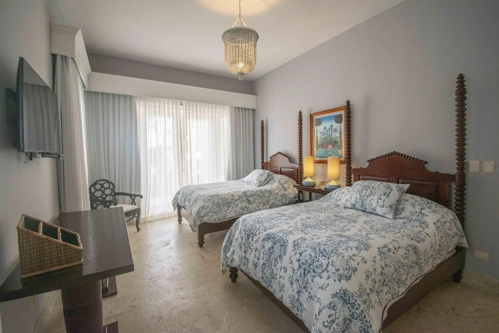 Ocean Front Luxury Villa in Golf and Beach Resort