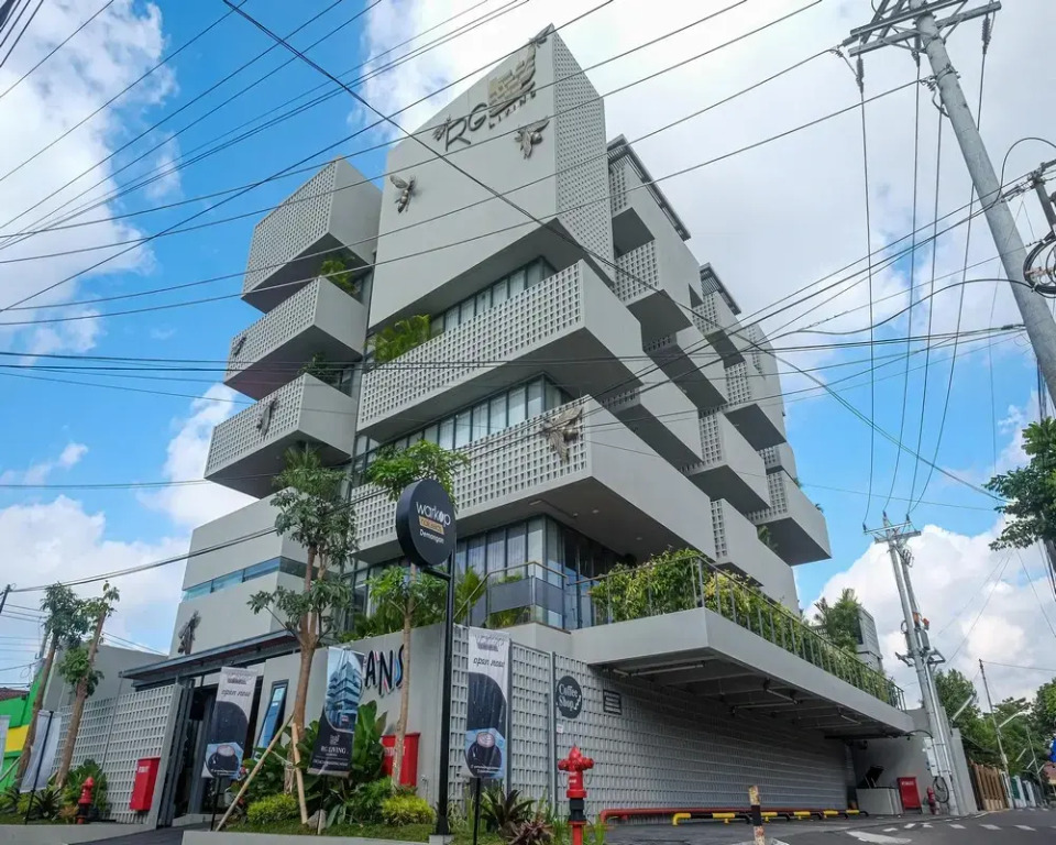Sans Hotel RG Living Jogja by RedDoorz