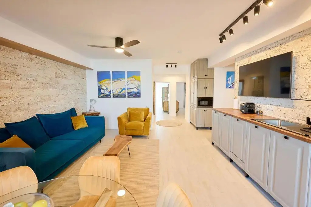 Aquarama Lake view 2BR Apart Mamaia free parking