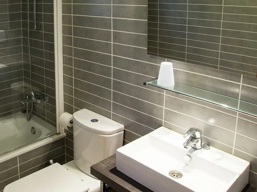 Exclusive Villa for 6 in L'estartit With Private Pool in Residential Area