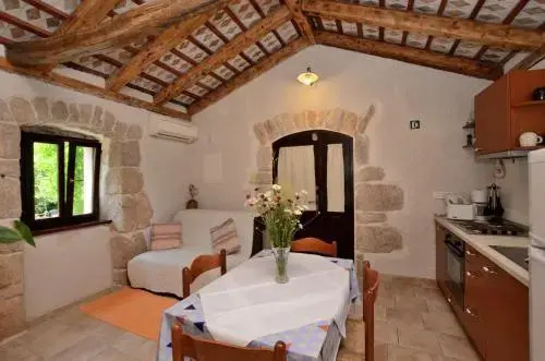 House Nadija