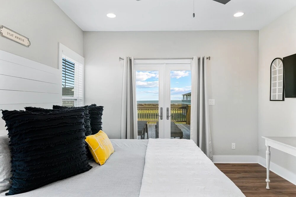Stay Awhile 4 Bedroom Home by RedAwning