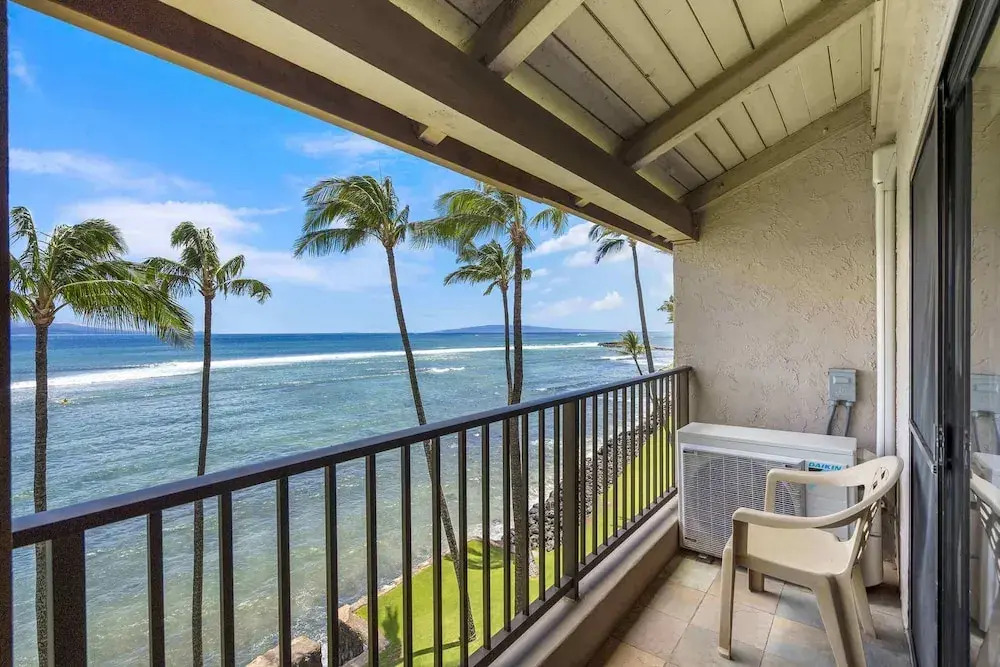 Lauloa 410 - Top Floor, Oceanfront Lanai, Molokini & Halaeakala Views, Split A/C