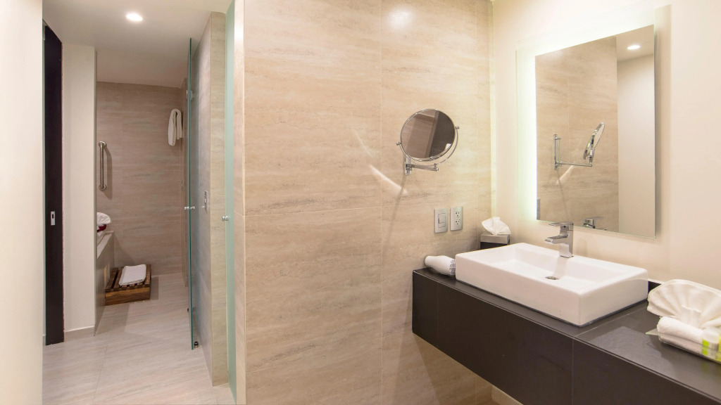Holiday Inn Mexico Dali Airport by IHG