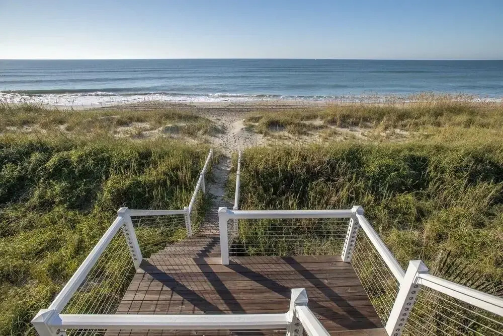 The Green Flash 4 Bedroom Home by RedAwning