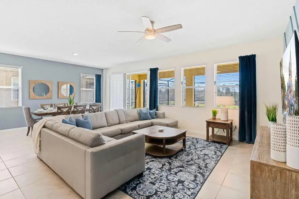 7663 Oakmoss Loop