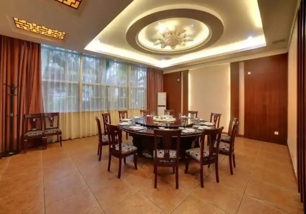 Southeast Huadu Hot Spring Hotel