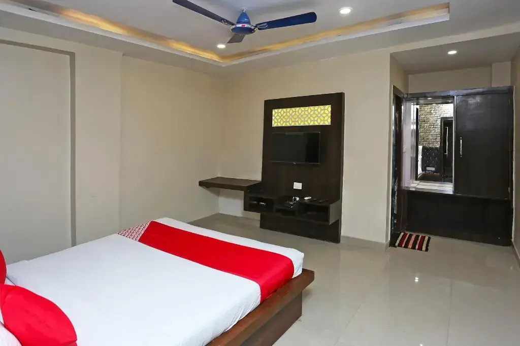 Redstone by OYO Rooms