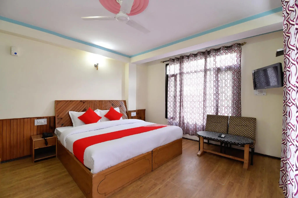 OYO 13387 Hotel Kartik