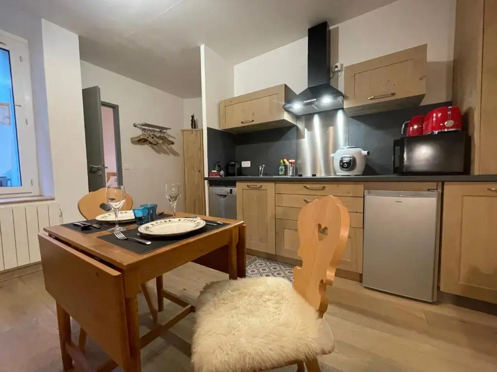 T2 30m2 plein centre, lit fait, linge fourni, WIFI