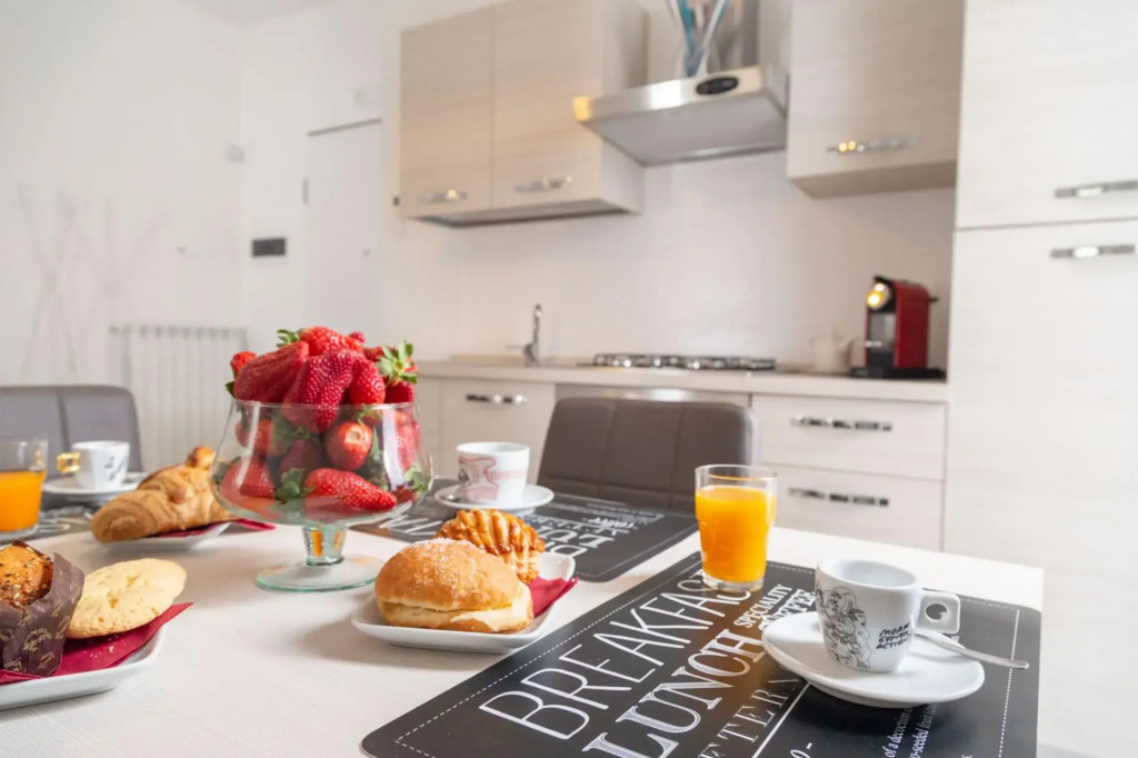 4 persons, 1 bathroom, suitable for families, central location, private balcony-Casa Anna by Home080