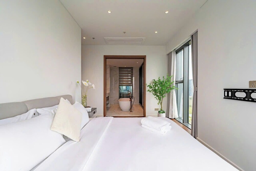 The CREST Premier Residence
