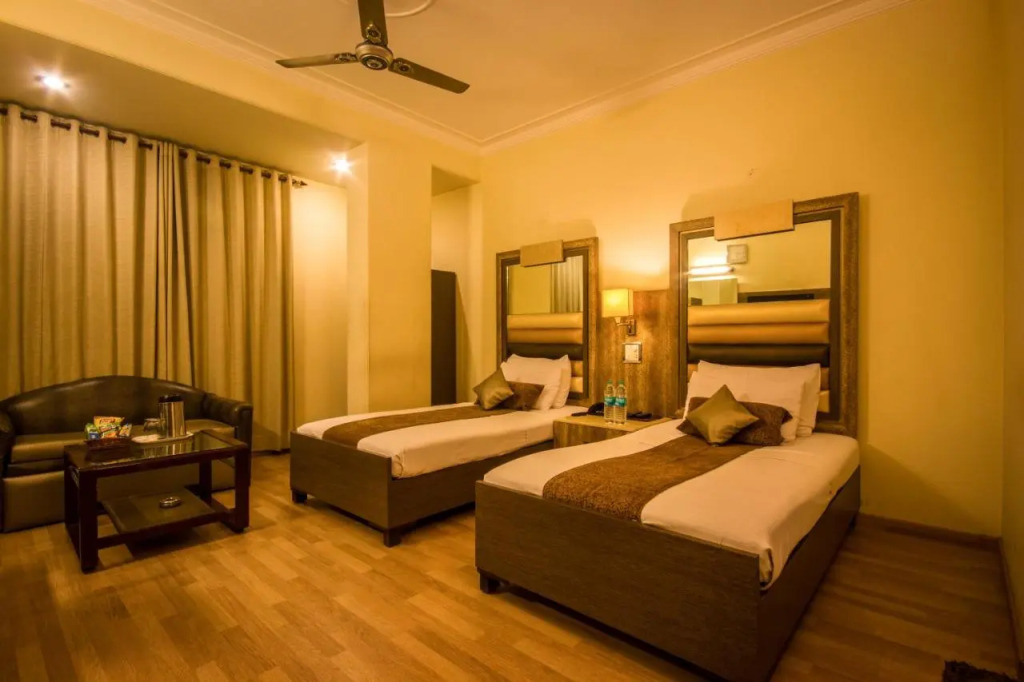 The Suncourt Hotel Yatri