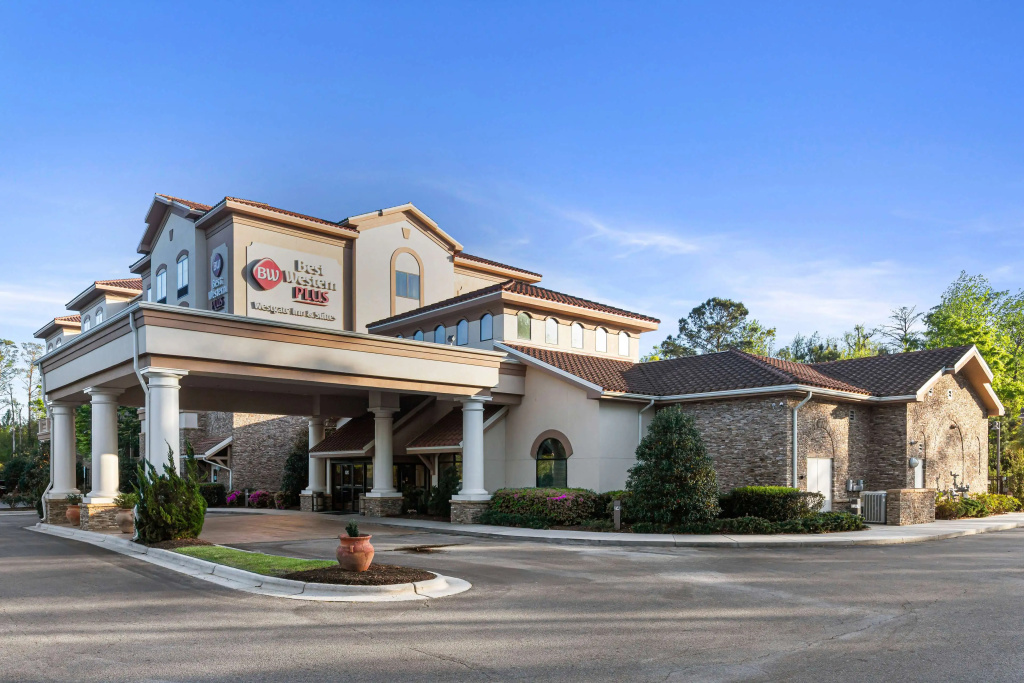 Best Western PLUS Westgate Inn and Suites