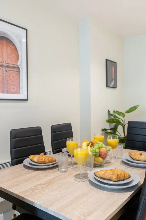 Vauxhall Riverside Private Apartments