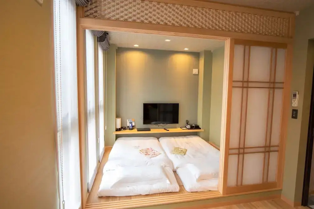 SOLA HOTEL