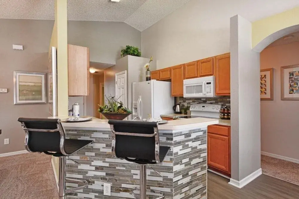 Emerald 4 bedrooms with Pool - 2201Em 4 Home by RedAwning