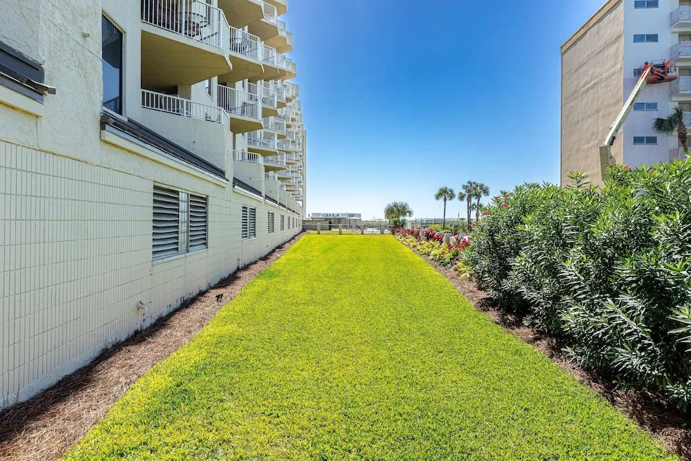 Inlet Reef 518 2 Bedroom Condo by RedAwning