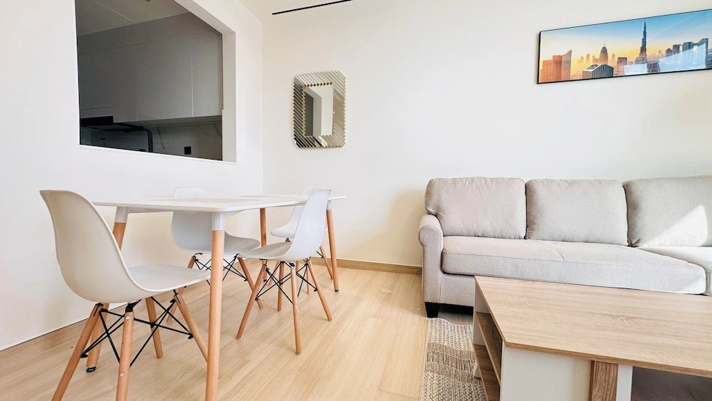OYO 1287 Home Fully Furnished 1Bed At JVC