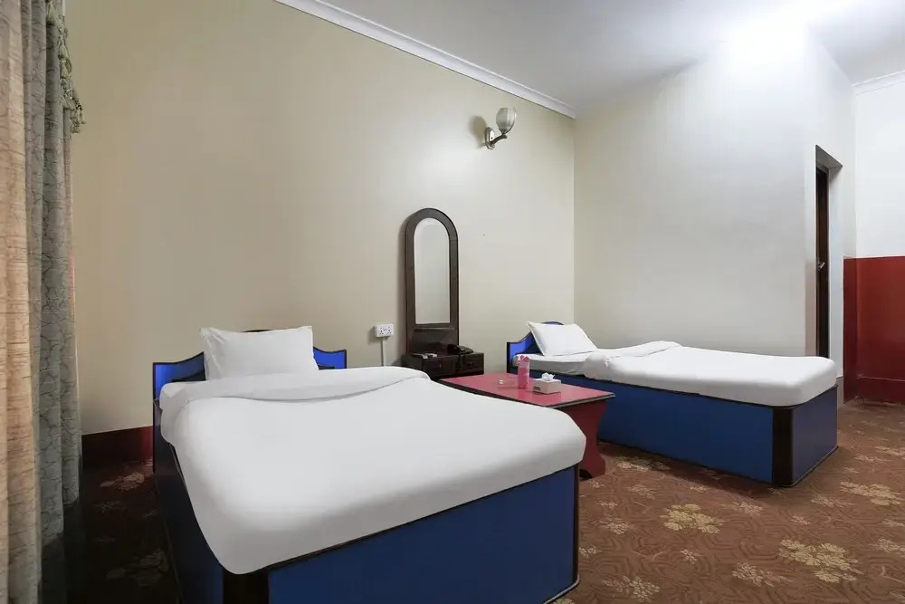 OYO 436 Hotel Everest Inn