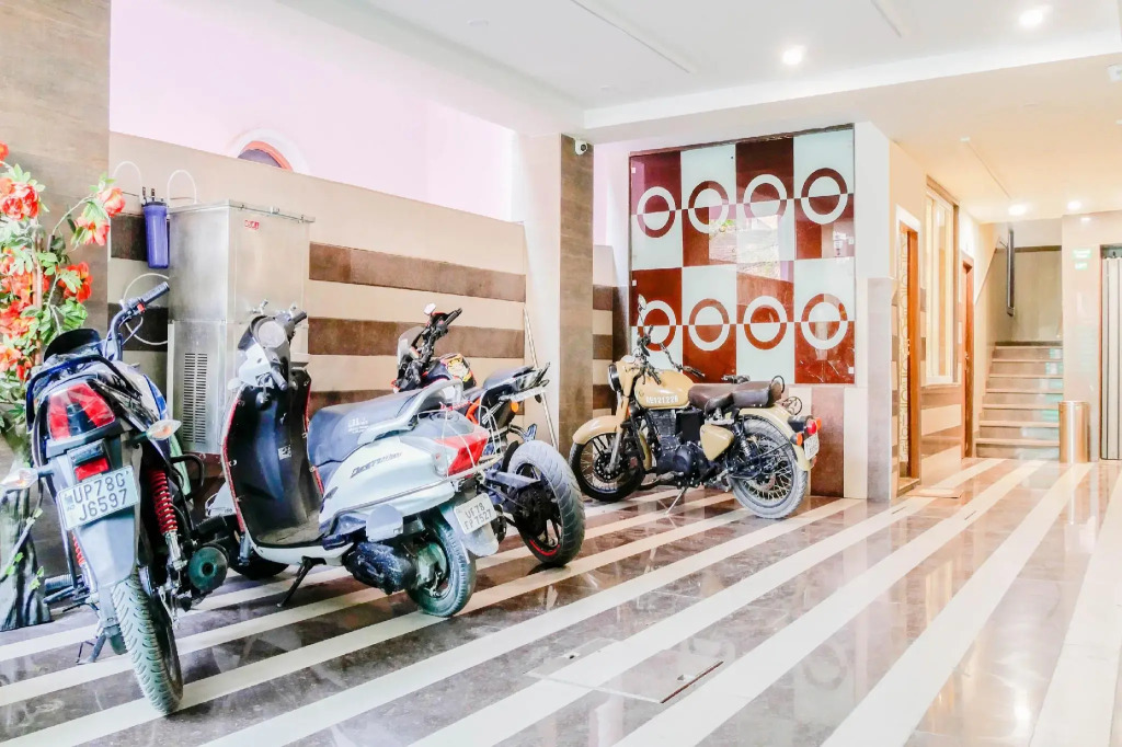 Super Collection O Hotel Day & Night