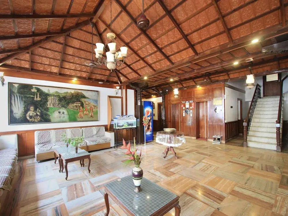 OYO 10632 Hotel Brigade Royal