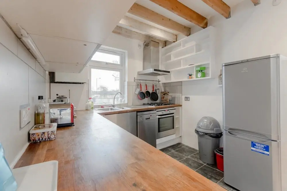 Spacious 2 Bedroom Apartment in Trendy Dalston