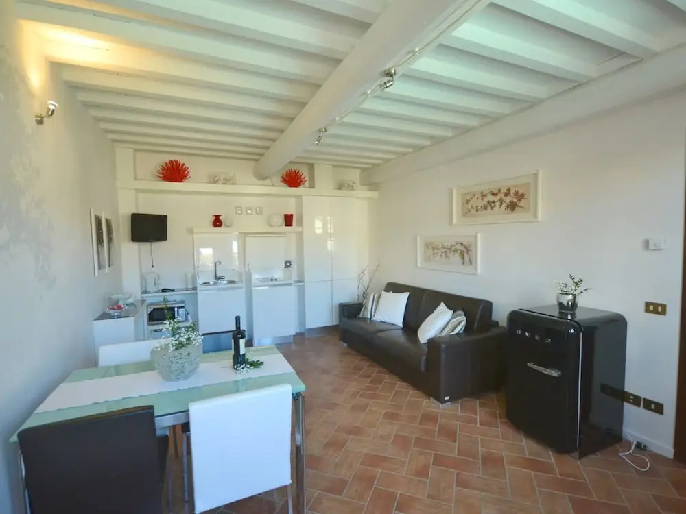 Cosy Apartment With Swimming Pool and Garden Close to Volterra and S Gimignano