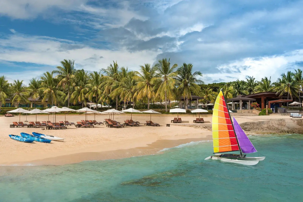 Crimson Resort and Spa Mactan