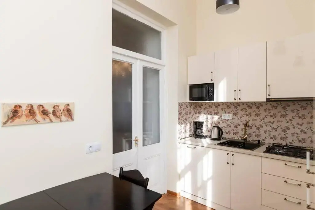 Precious 2 Bedroom apt In The Heart Of Tbilisi
