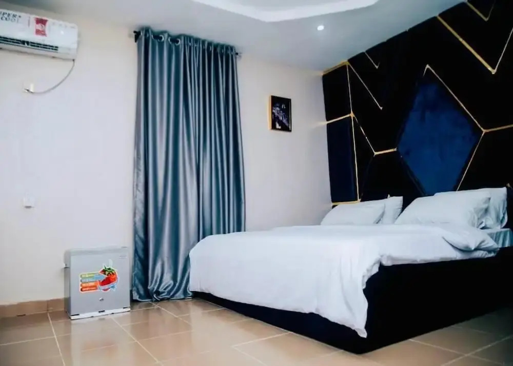 Glajosh Hotels