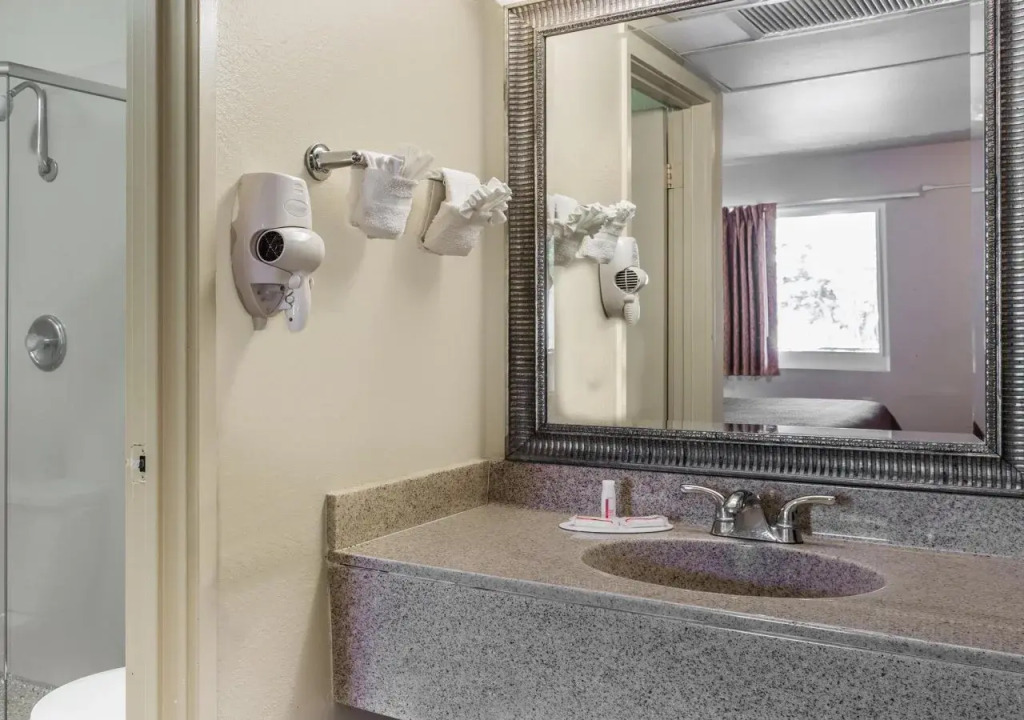 Motel 6 Riviera Beach FL