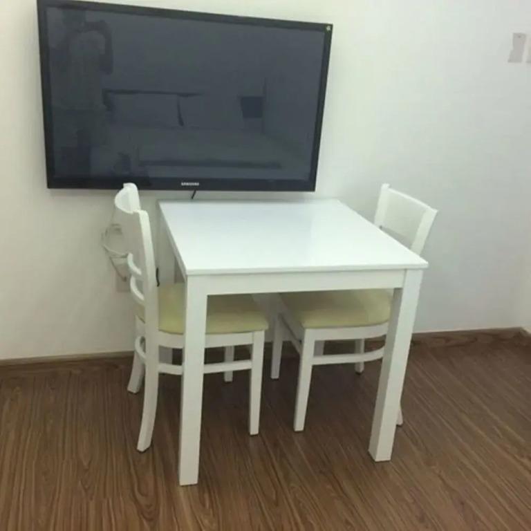 Smiley Apartment 7
