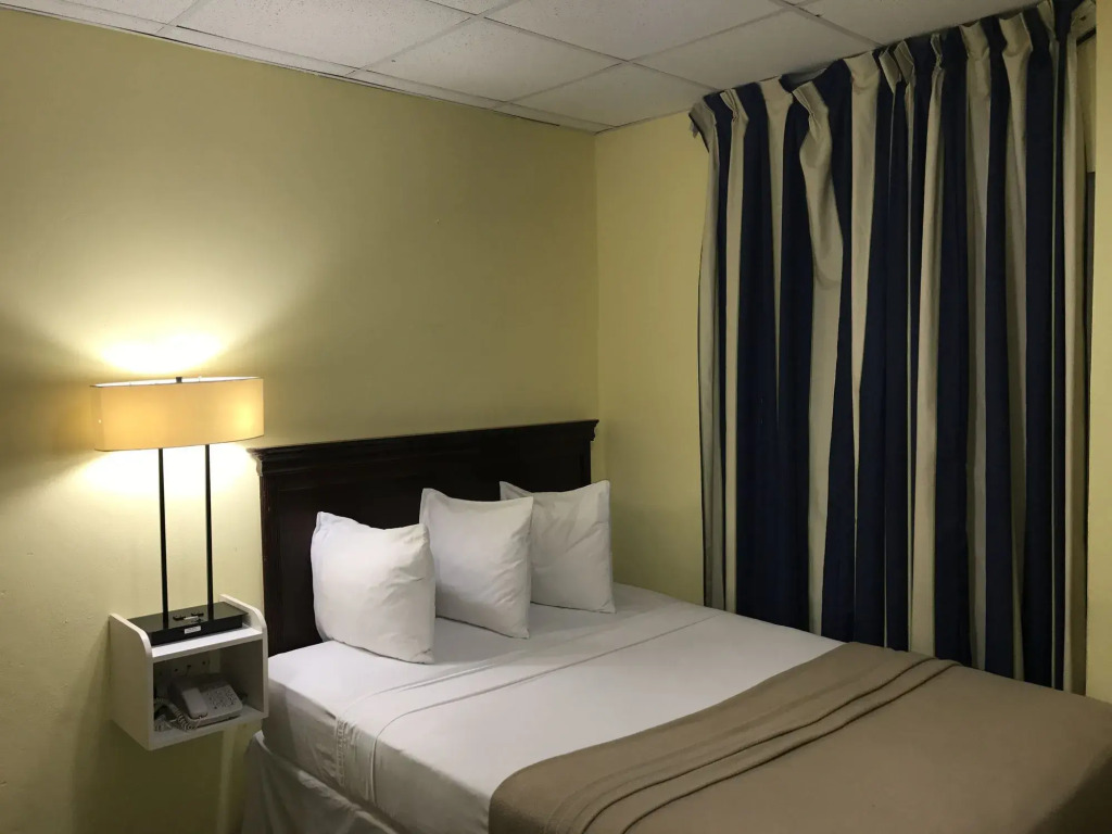 Airport Suites Hotel